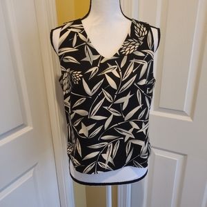 TOMMY BAHAMA MULTICOLORED TROPICAL V NECK SILK TOP, SIZE 12